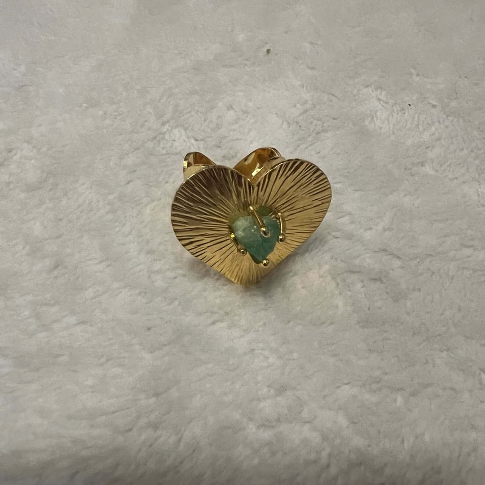Beautiful gold and green ring